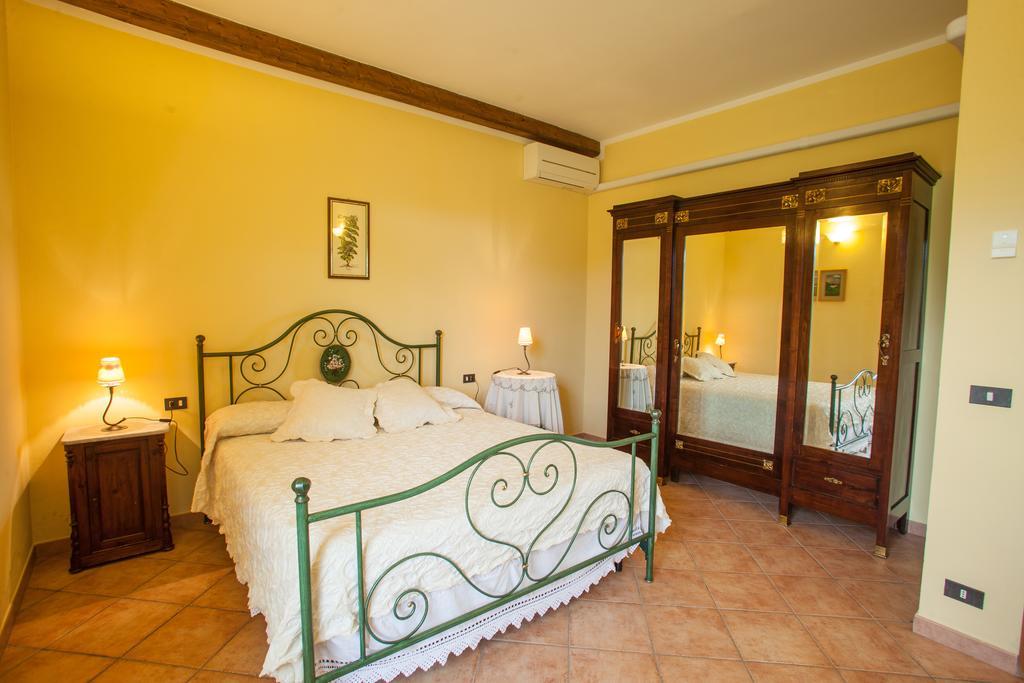Bio Agriturismo Pratini Monte Lopio Rum bild